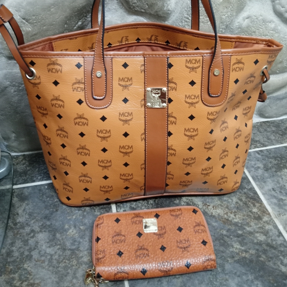 Tote and Wallet Set - Picture 1 of 11
